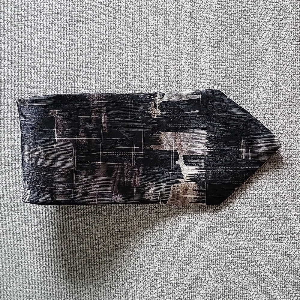 Abstract tie